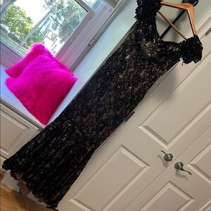 Elegant Black Lace Evening Gown